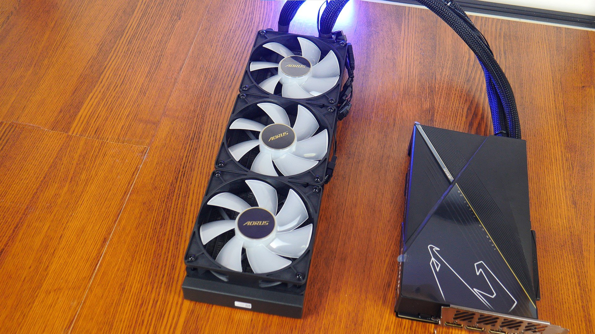 Unboxed: Gigabyte AORUS GeForce RTX 4080 16GB XTREME Graphics Card