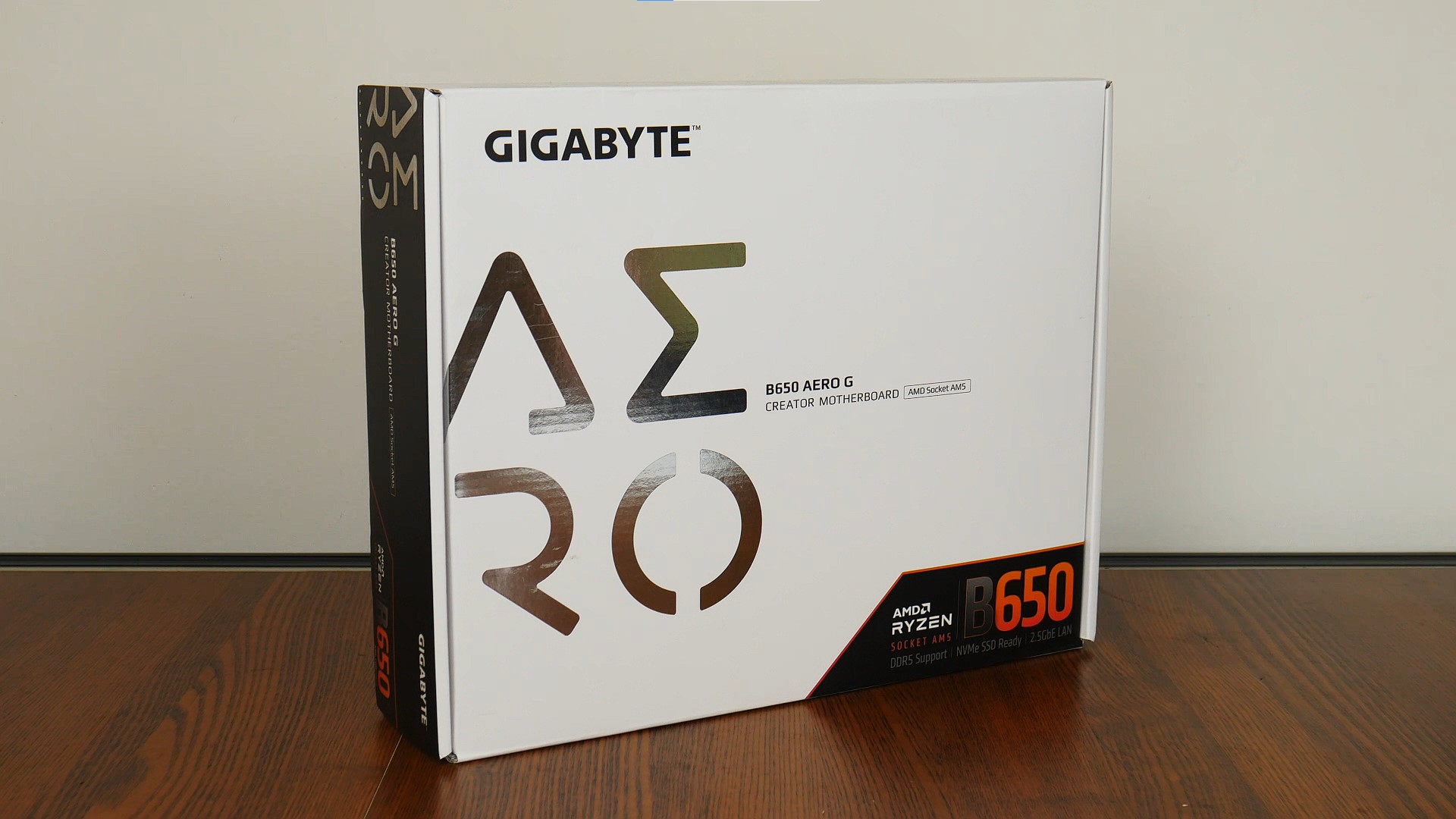 GIGABYTE B650 AERO G AM5 LGA 1718 AMD B650 ATX Motherboard with 5-Year  Warranty, DDR5, PCIe 5.0 M.2, PCIe 5.0, USB 3.2 Gen2X2 Type-C, Wi-Fi 6E,  Intel 2.5GbE LAN 